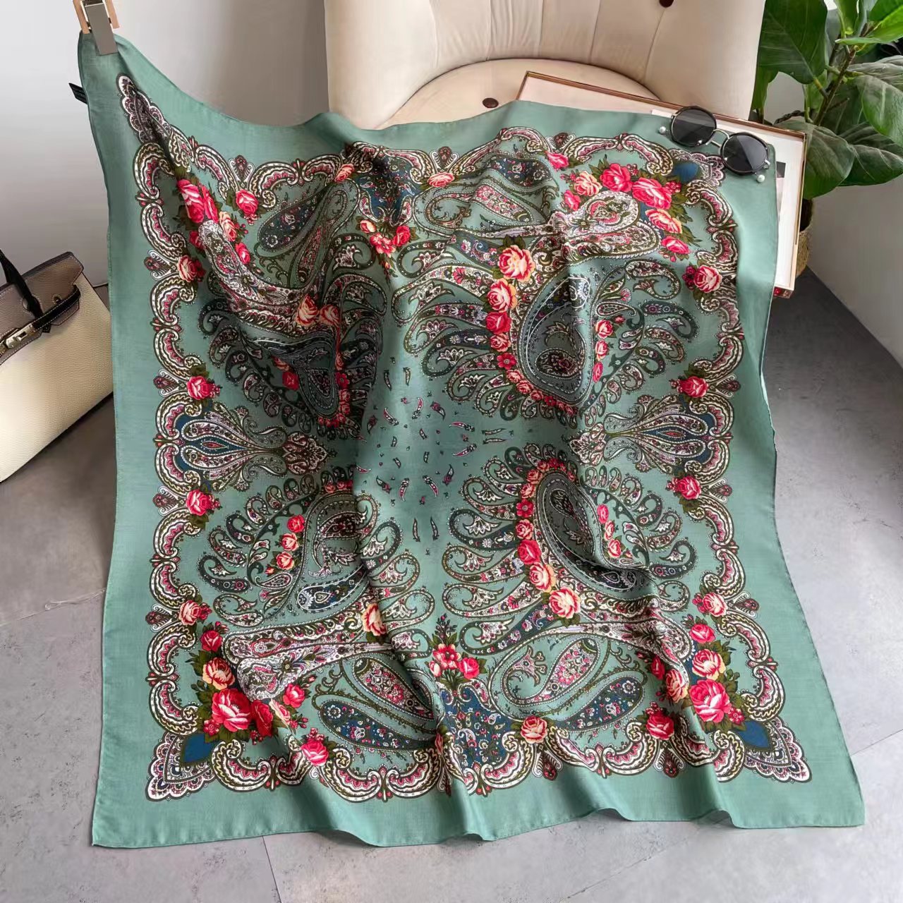 Face Scarf Mask - Bufanda rusa con estampado Floral para