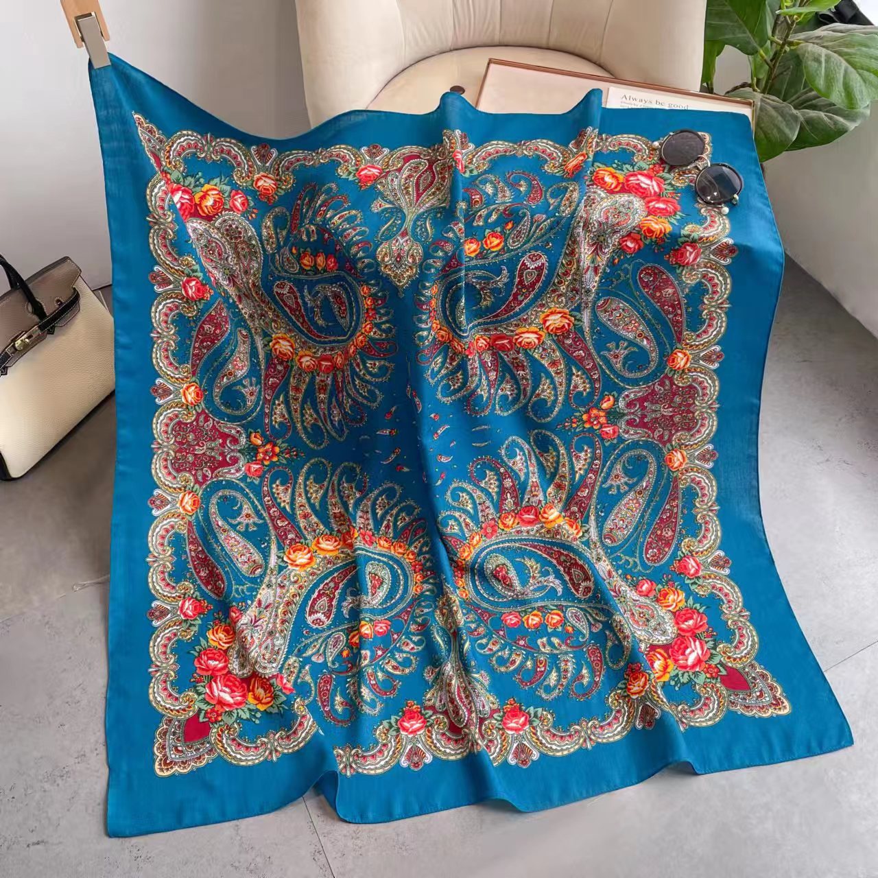 Bufanda rusa con estampado Flo - Face Scarf Mask reseña y precio